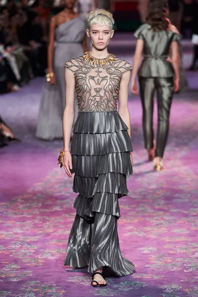 Look 39